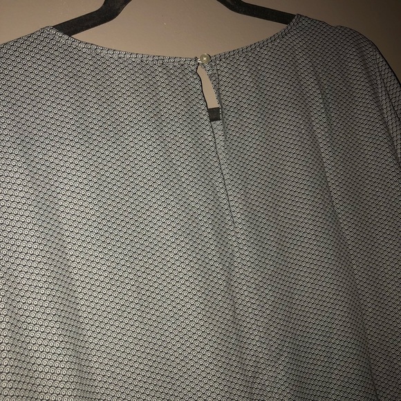 Ann Taylor LOFT Boho Geometric Hi-Low Top•Small - Picture 7 of 8